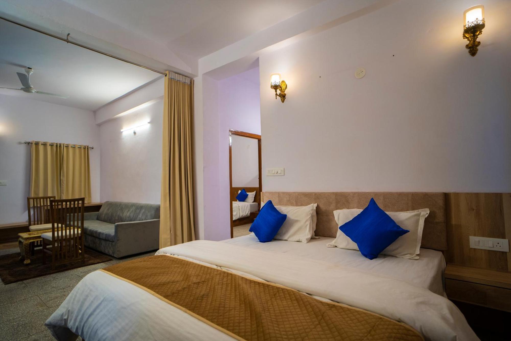 Devdarshan Hotel & Restaurant Удайпур Екстер'єр фото
